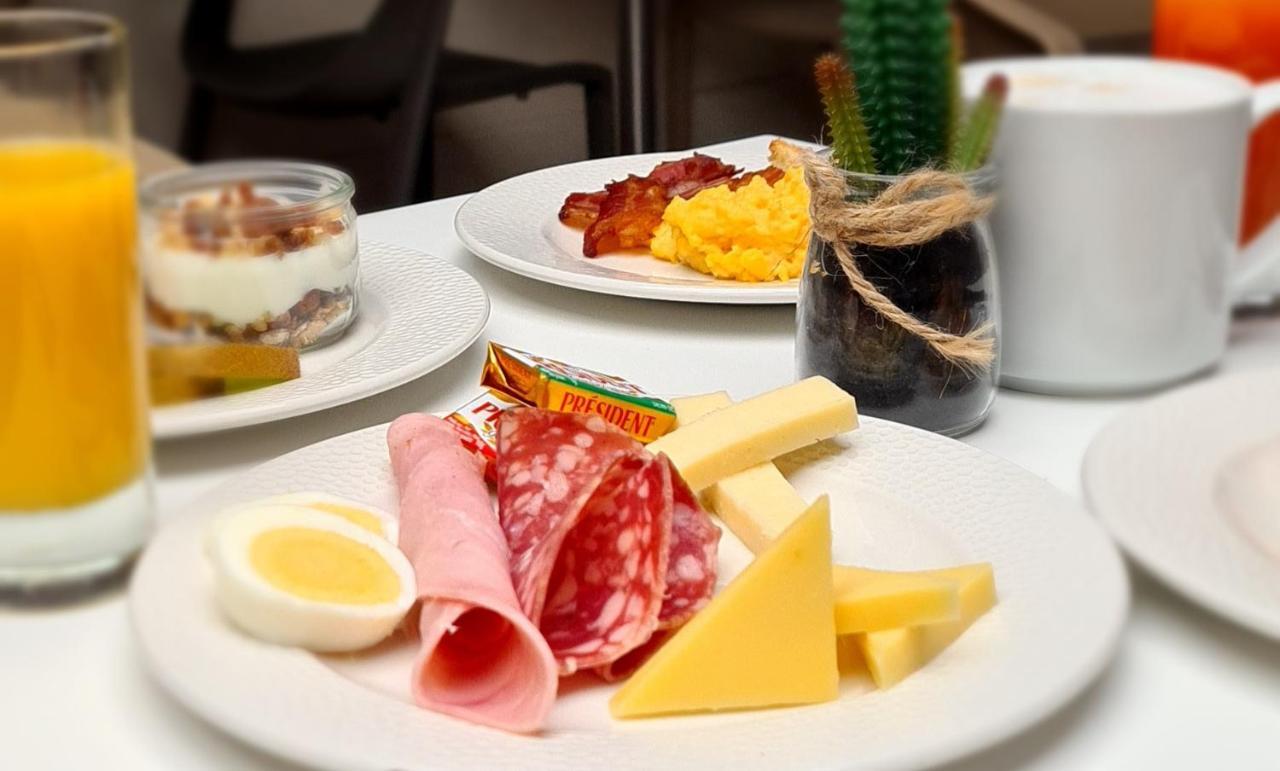 Hotel Amiraute Tulon Zewnętrze zdjęcie