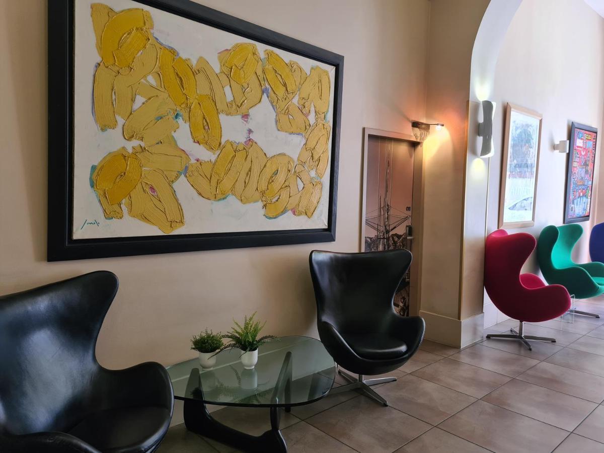 Hotel Amiraute Tulon Zewnętrze zdjęcie