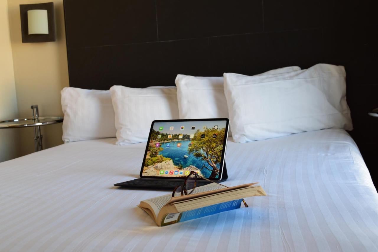 Hotel Amiraute Tulon Zewnętrze zdjęcie