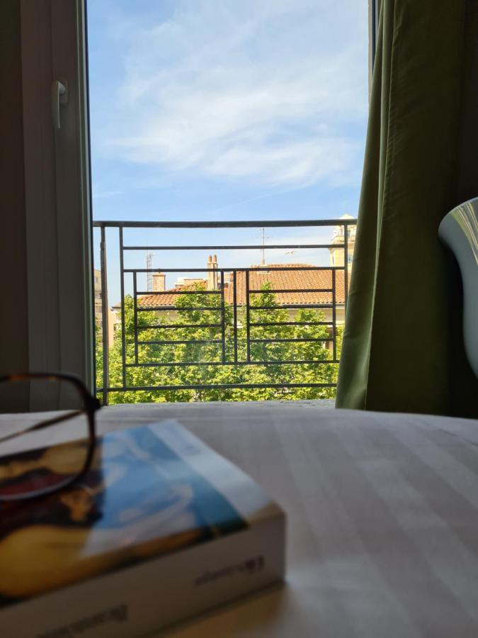Hotel Amiraute Tulon Zewnętrze zdjęcie